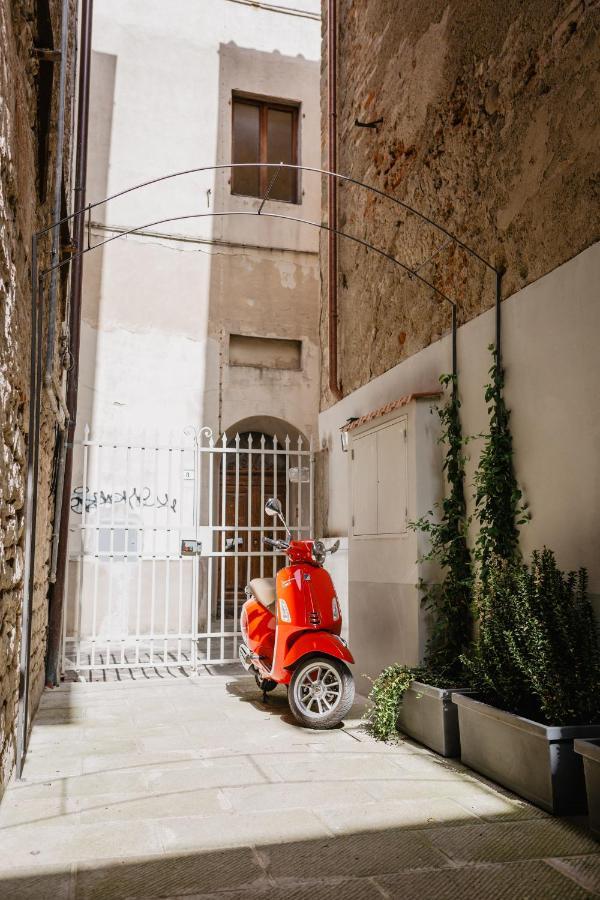 Palazzo 42 - Boutique Hotel & Suites Pistoia Exterior photo